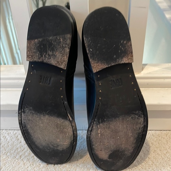 Frye Black leather Boots with Side Zipper - Picture 4 of 6